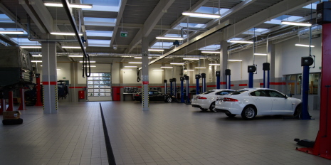 Car-Master salon samochodowy Jaguar 6 Realizacje Palmer klimatyzacja, wentylacja kraków